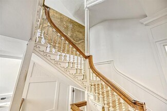 Plus de détails pour 18 Victoria Park Sq, Londres - Bureau à louer