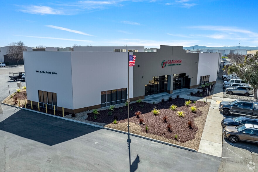 1905 N MacArthur Dr, Tracy, CA à louer - Photo principale - Image 1 de 8