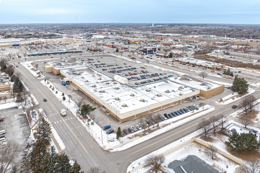 3000 N White Bear Ave, Maplewood, MN for lease - Building Photo - Image 3 of 26