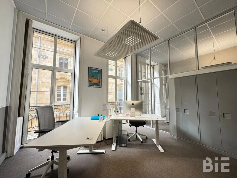 Office in Bordeaux for lease - Interior Photo - Image 2 of 7