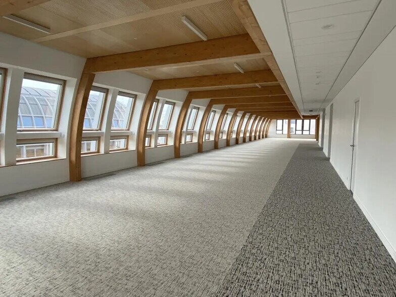 200 Quai Aulagnier, Asnières-sur-Seine à louer - Photo du bâtiment - Image 3 de 17