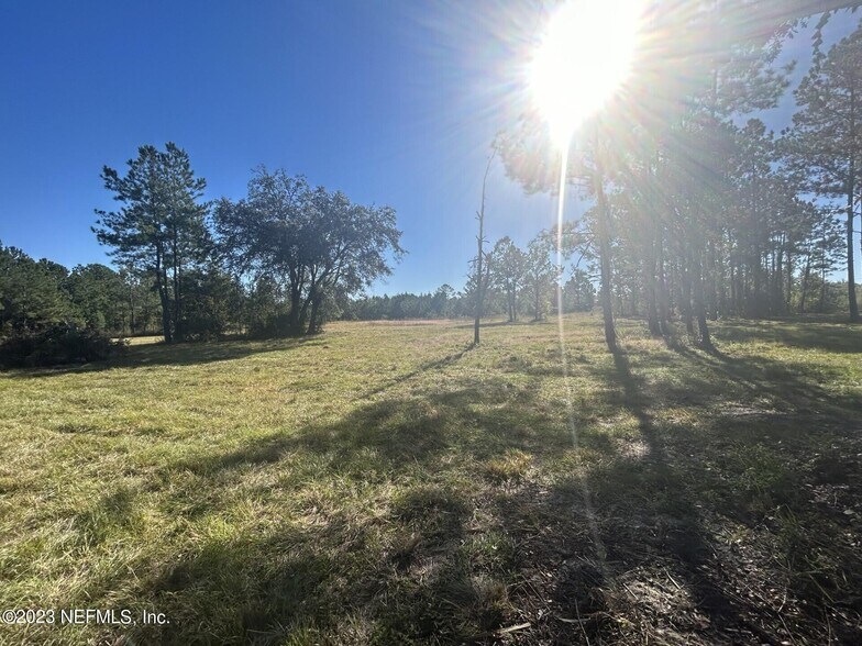 462 US-17, Palatka, FL à louer - Photo du bâtiment - Image 2 de 10