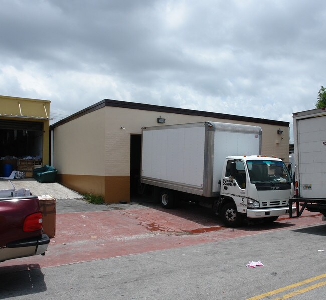 More details for 1022 E 27th St, Hialeah, FL - Industrial for Sale