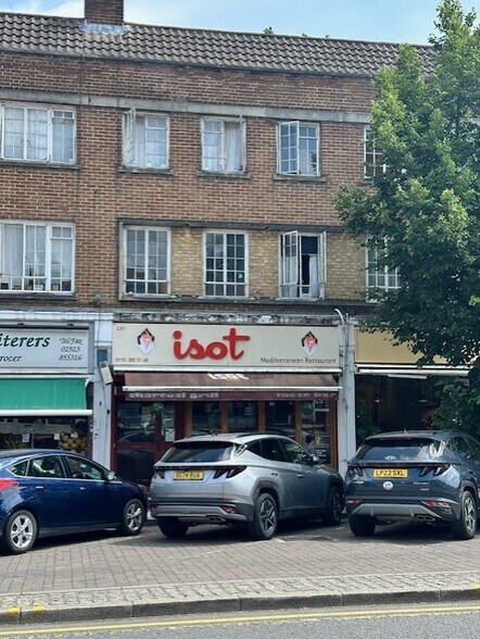 281 Watling St, Radlett à louer - Photo du bâtiment - Image 1 de 1