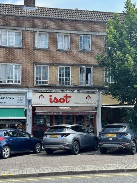 281 Watling St, Radlett à louer Photo du bâtiment- Image 1 de 2