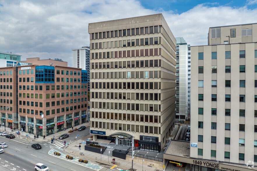 1867 Yonge St, Toronto, ON à louer - Photo du bâtiment - Image 2 de 5