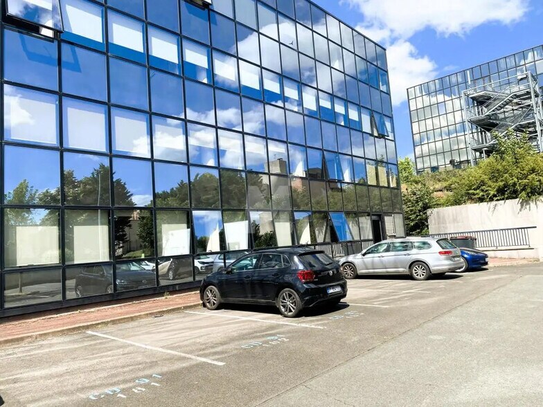 Office in Évry-Courcouronnes for sale - Building Photo - Image 2 of 8