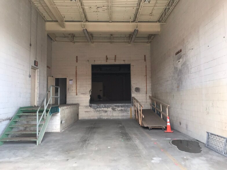 50-25 35th St, Long Island City, NY for lease - Interior Photo - Image 2 of 11