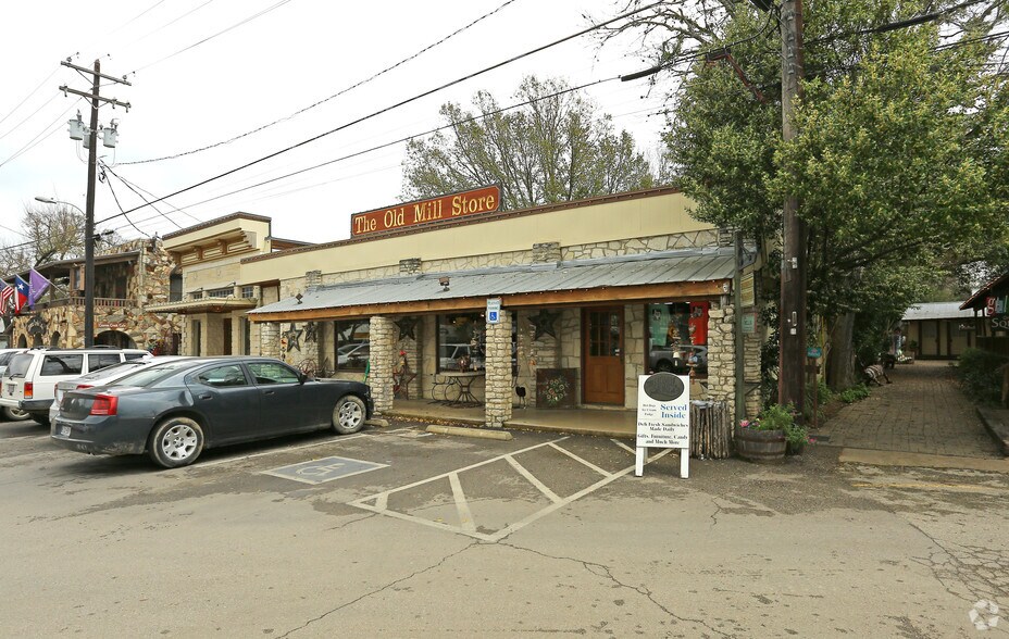 314 Wimberley Sq, Wimberley, TX for sale - Building Photo - Image 2 of 2