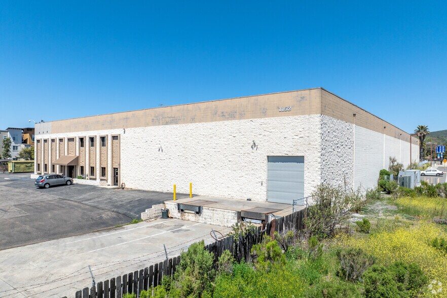1152 Armorlite Dr, San Marcos, CA à louer - Photo du bâtiment - Image 2 de 8