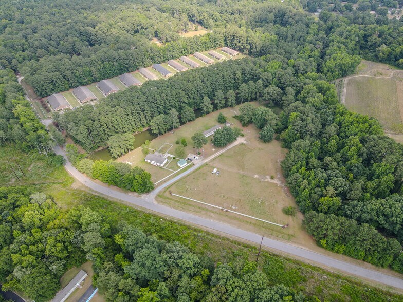511 Hughes Rd, Fayetteville, NC à vendre - Photo du bâtiment - Image 3 de 6