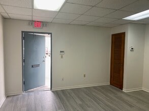 8530-8548 NW 64th St, Miami, FL for lease Building Photo- Image 2 of 13