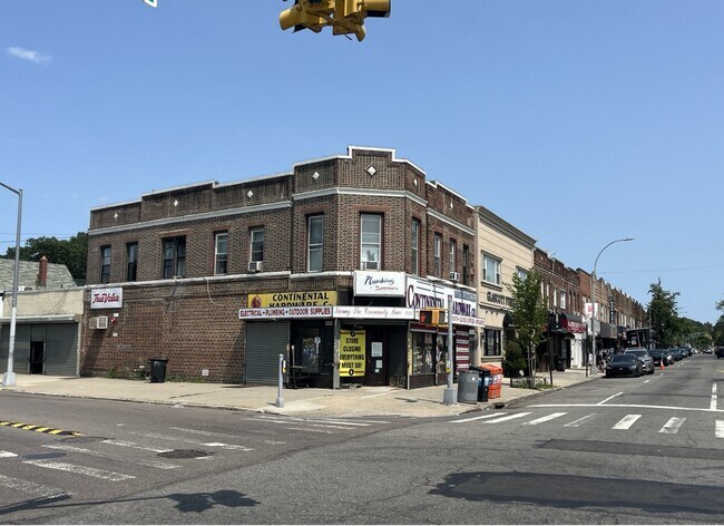 Plus de détails pour 10201 Metropolitan Ave, Flushing, NY - Commerce de détail à louer