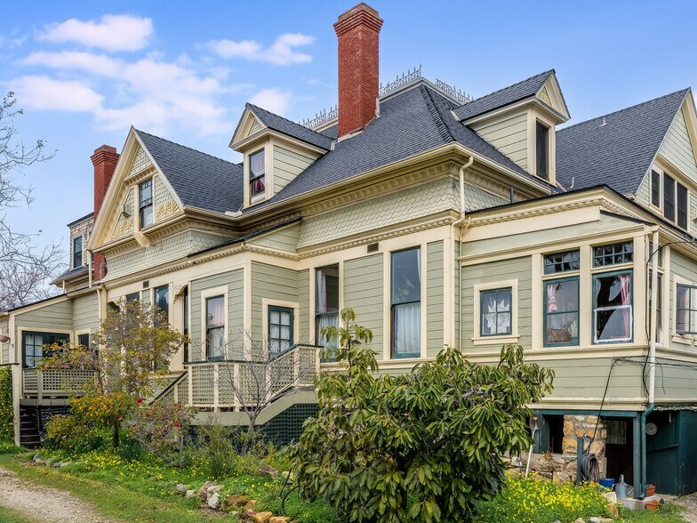 687 Islay St, San Luis Obispo, CA à vendre - Photo du bâtiment - Image 3 de 47