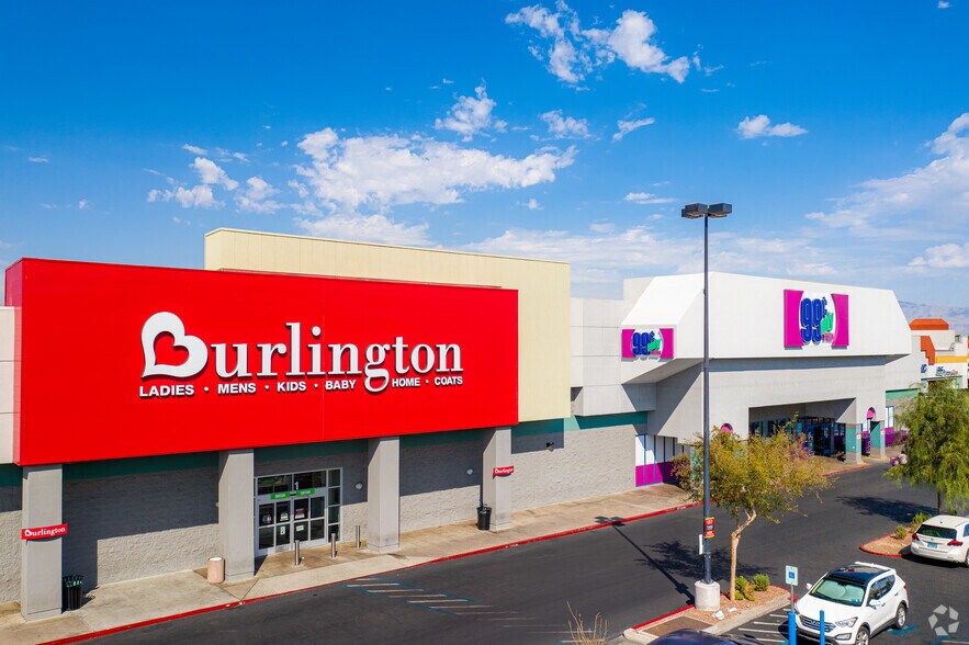 61-169 N Nellis Blvd, Las Vegas, NV à louer - Photo du bâtiment - Image 3 de 9