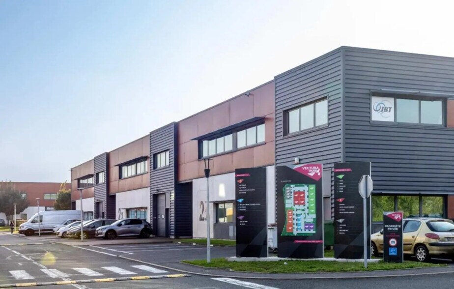 Flex dans Taverny à louer - Photo du bâtiment - Image 1 de 17