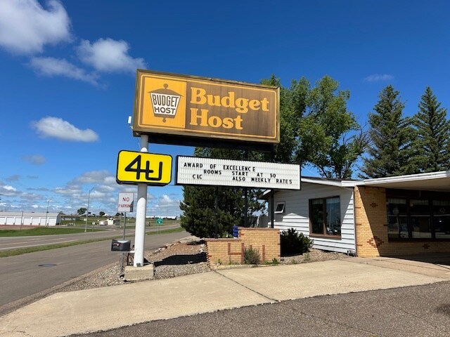 704 Highway 12 W, Bowman, ND à vendre - Photo du bâtiment - Image 2 de 33