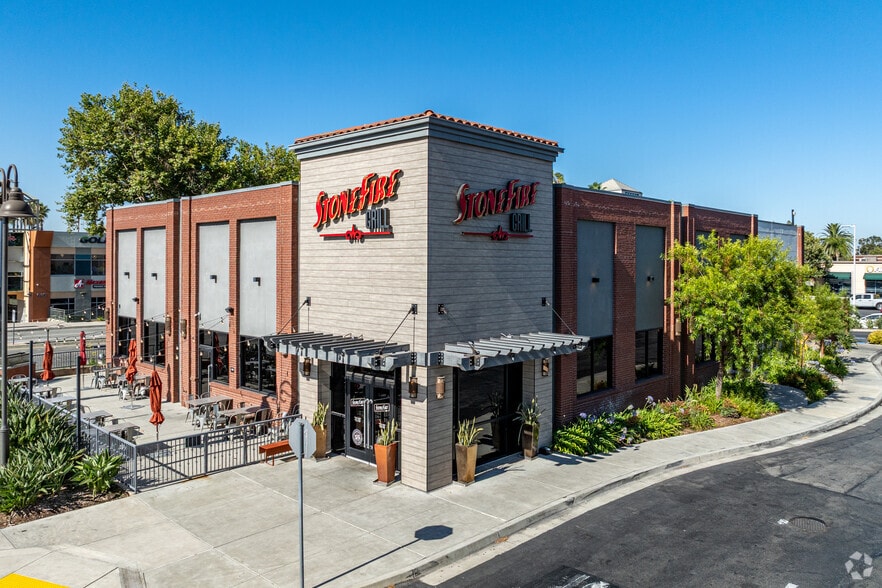 935 E Birch St, Brea, CA à louer - Photo du bâtiment - Image 2 de 5