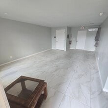710 E Bay Dr, Largo, FL for lease Interior Photo- Image 1 of 3