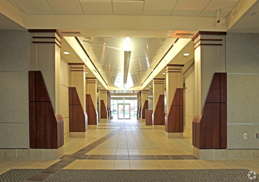 140 Eastshore Dr, Glen Allen, VA for lease - Lobby - Image 2 of 12