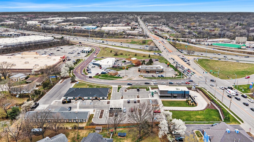 9335 W 75th St, Overland Park, KS for sale - Building Photo - Image 3 of 6