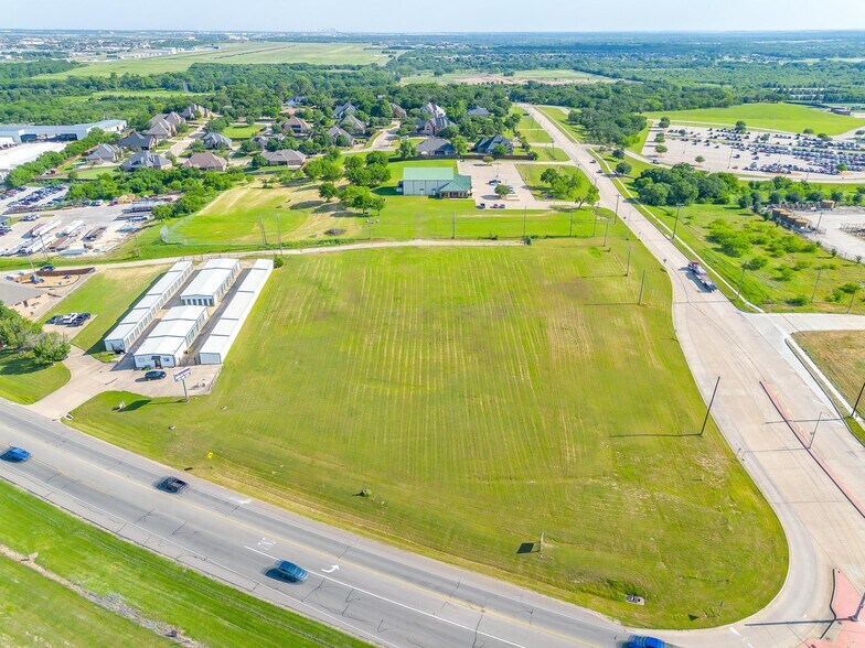735 E Renfro St, Burleson, TX à vendre - Photo du bâtiment - Image 3 de 13