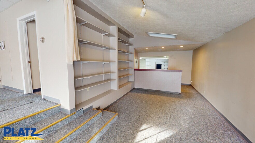 1528 Mahoning Ave, Youngstown, OH à vendre - Photo du bâtiment - Image 3 de 13