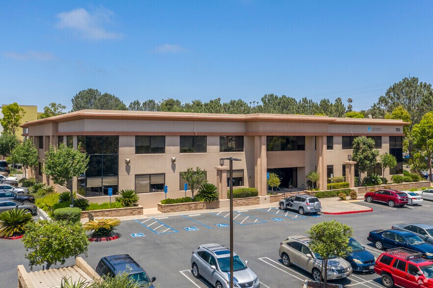 700 Garden View Ct, Encinitas, CA à vendre - Photo du bâtiment - Image 1 de 5