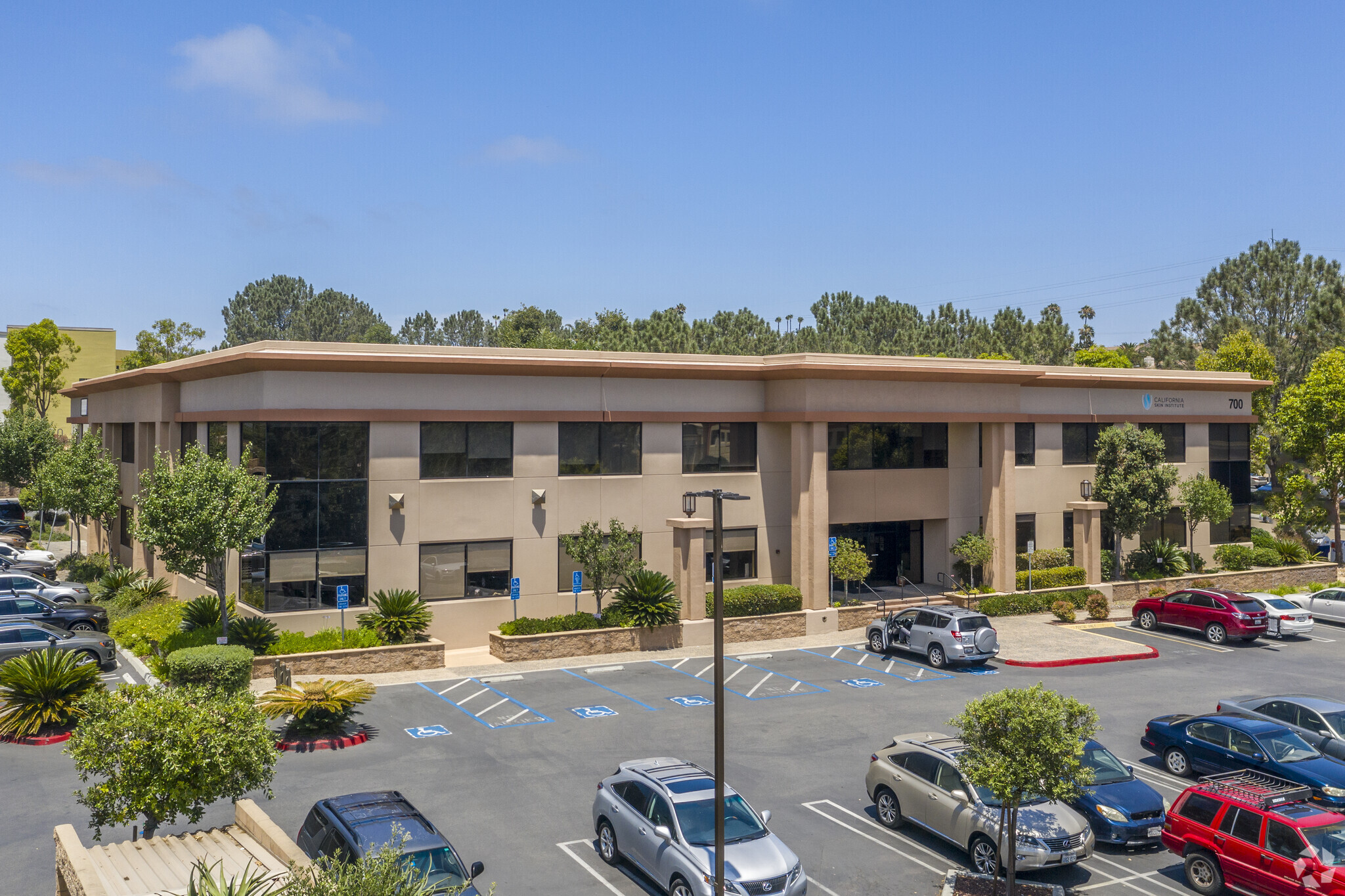 700 Garden View Ct, Encinitas, CA for lease Building Photo- Image 1 of 8