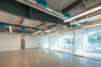 5015 Eagle Rock Blvd, Los Angeles, CA for lease Interior Photo- Image 2 of 6
