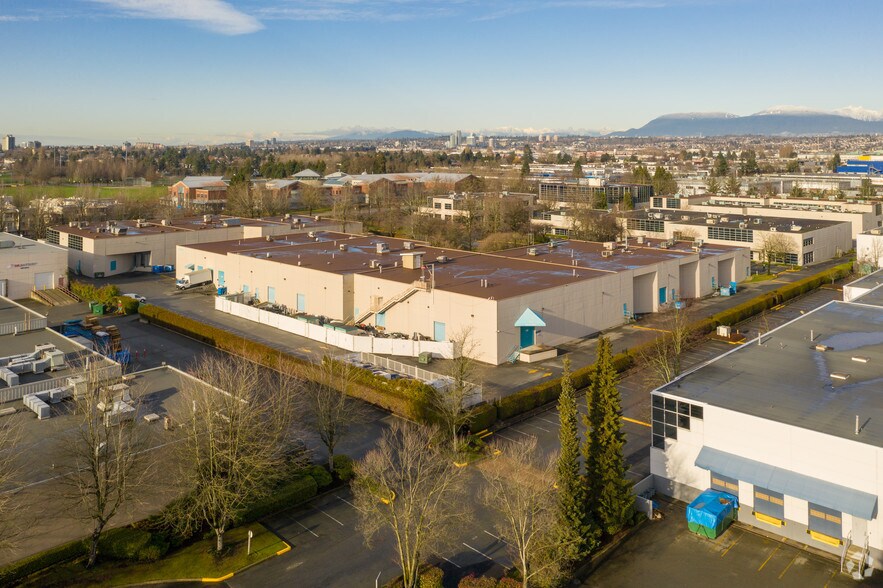 13160 Vanier Pl, Richmond, BC à louer - Photo du bâtiment - Image 2 de 5