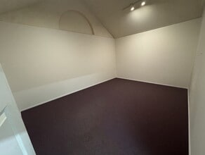 4621 Shrank Dr, Independence, MO for lease Interior Photo- Image 1 of 1