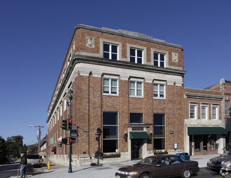 401 N Main St, Hendersonville, NC à louer - Photo principale - Image 1 de 2