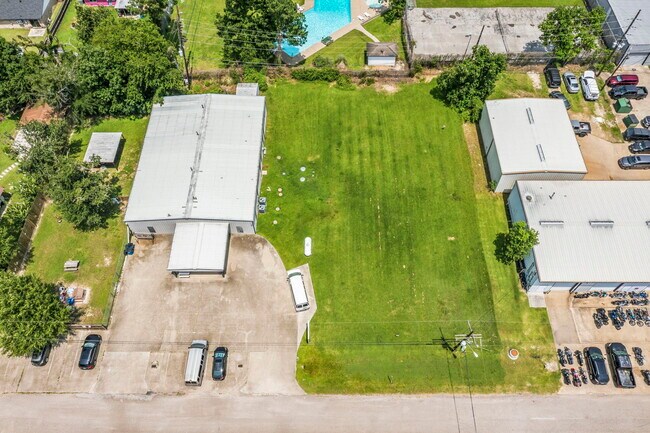 Plus de détails pour 16737 Sprawling Oaks Dr, Conroe, TX - Commerce de détail à vendre