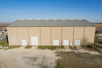 9092 Green Rd, Converse, TX for lease Interior Photo- Image 2 of 7