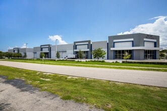 5900 N Powerline Rd, Fort Lauderdale, FL for lease Building Photo- Image 2 of 5