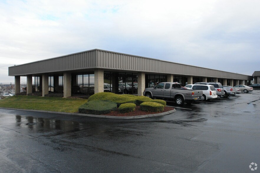 8203 W Quinault Dr, Kennewick, WA for lease - Building Photo - Image 1 of 4