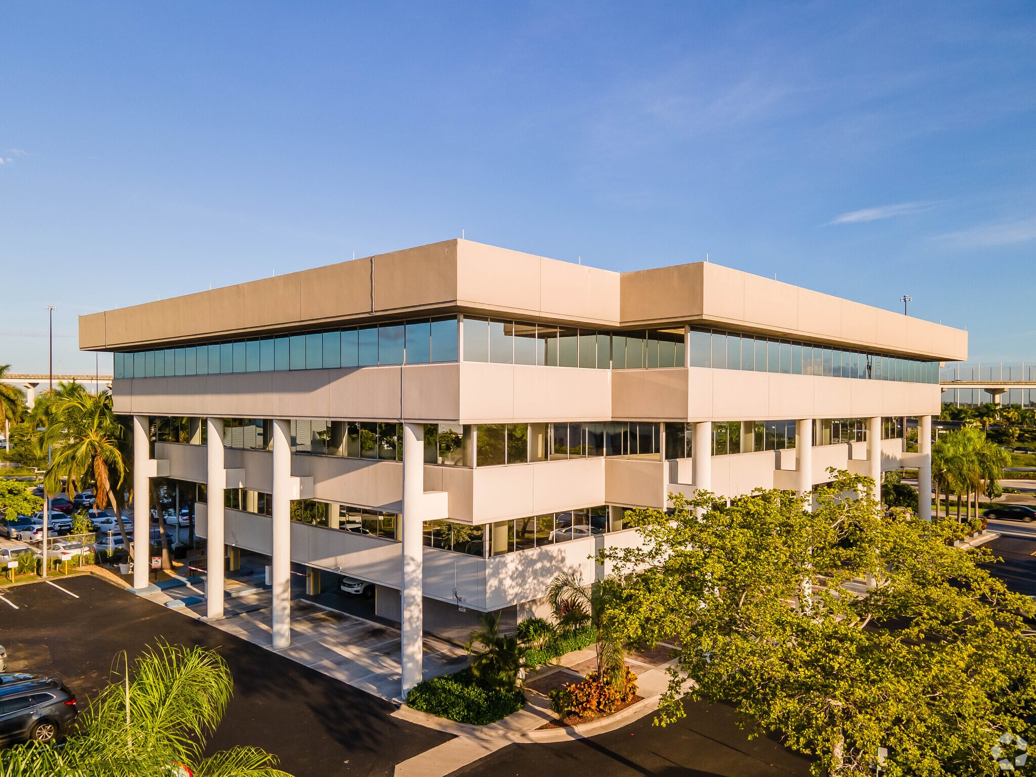 290 NW 165th St, North Miami, FL for sale Primary Photo- Image 1 of 15