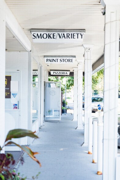 360-382 Old Kingston Rd, Toronto, ON à louer - Photo du bâtiment - Image 2 de 6