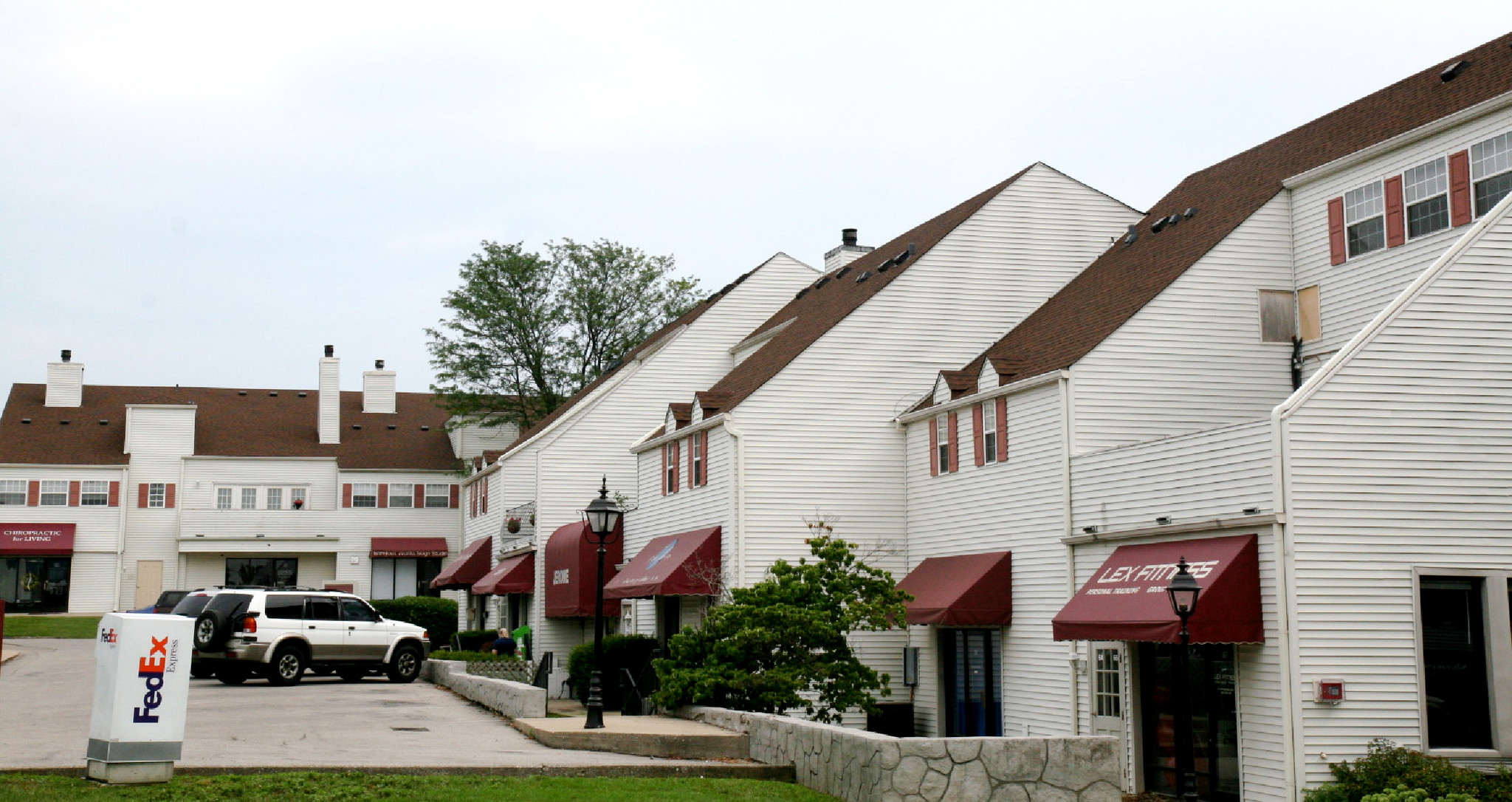 153-154 Patchen Dr, Lexington, KY for lease Building Photo- Image 1 of 4