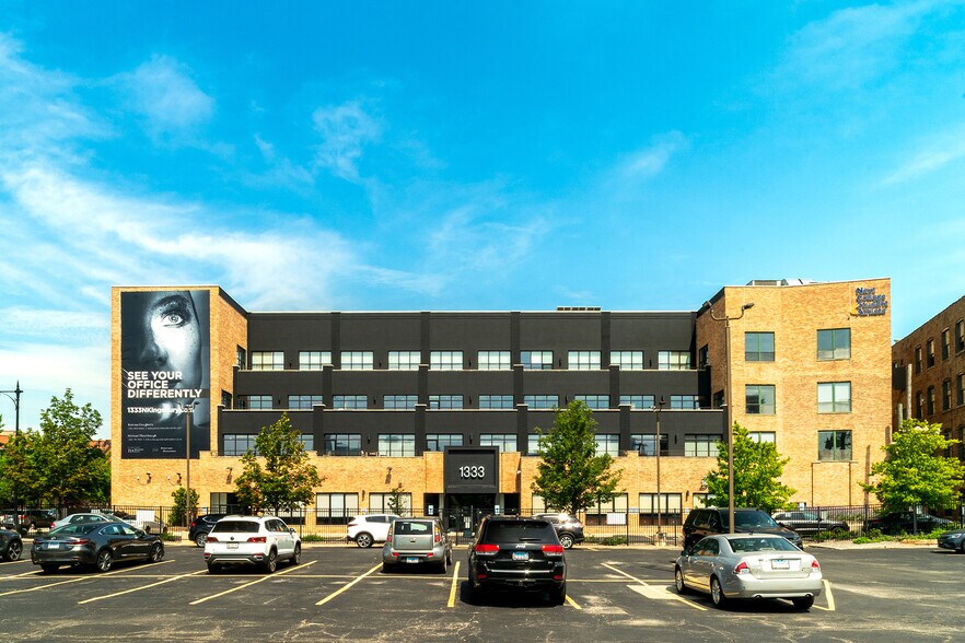 1333 N Kingsbury St, Chicago, IL à louer - Photo du bâtiment - Image 2 de 12
