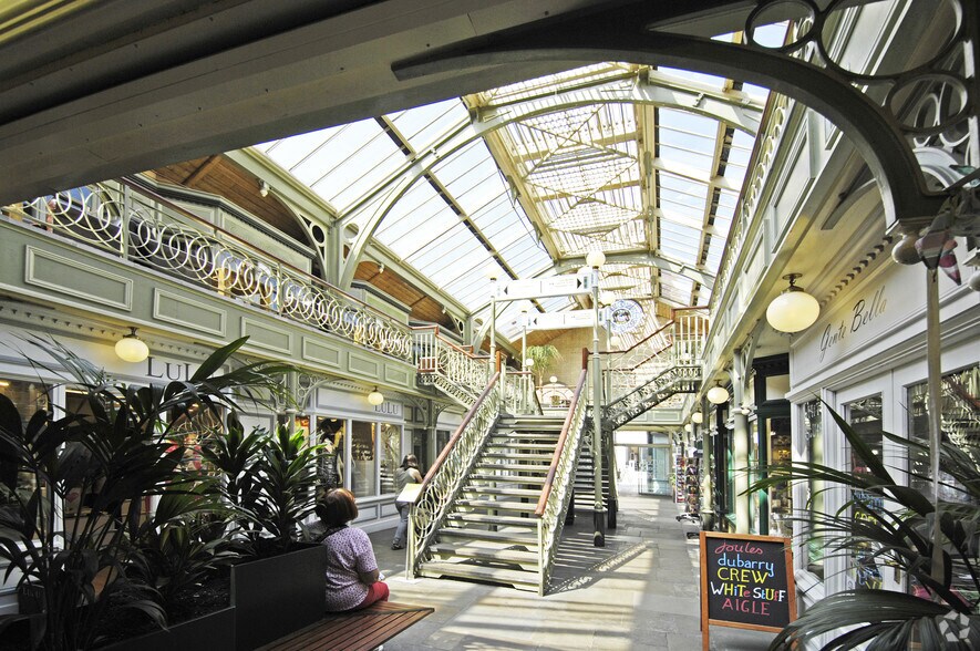 Market Pl, Newark à louer - Photo du bâtiment - Image 3 de 10
