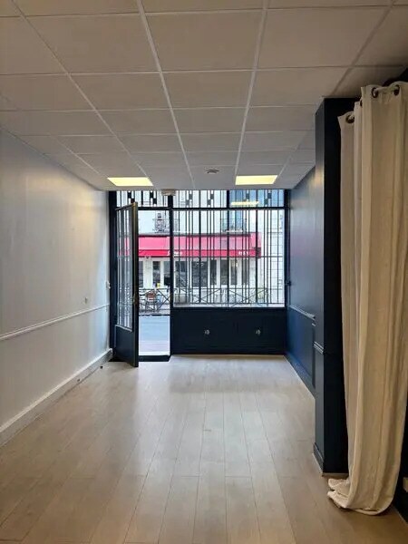 Office/Medical in Levallois-Perret for lease Interior Photo- Image 1 of 2