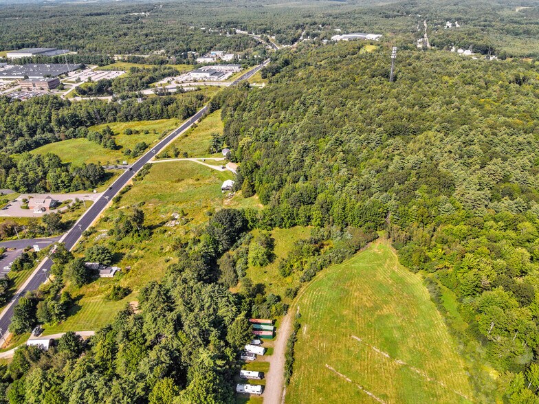 443 Civic Center Dr, Augusta, ME à vendre - Photo du bâtiment - Image 2 de 10