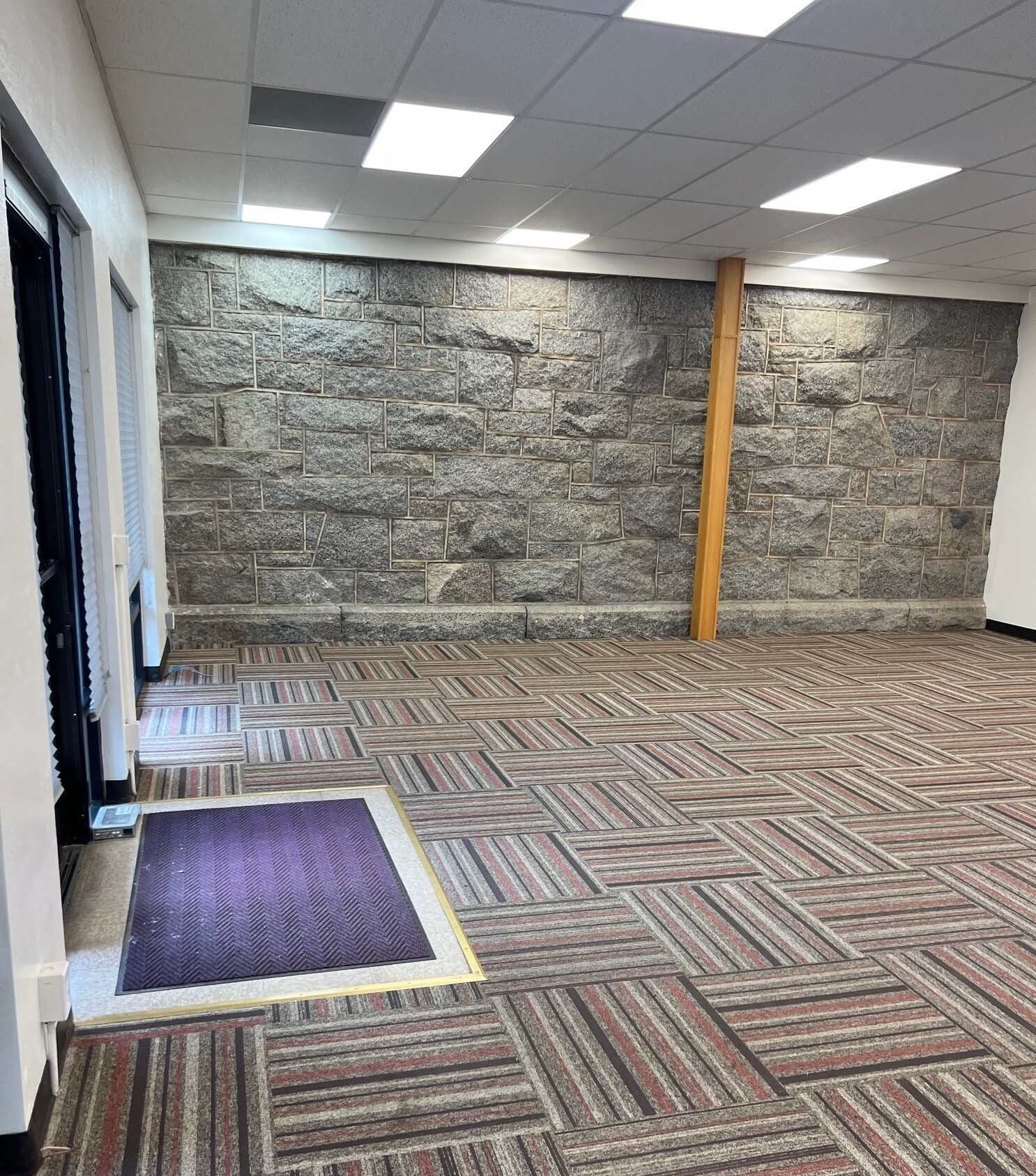 2215 Rippey rd, Penryn, CA for lease Interior Photo- Image 1 of 4