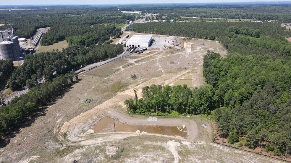 967 Nc Hwy, Candor, NC à louer - Photo du bâtiment - Image 1 de 2