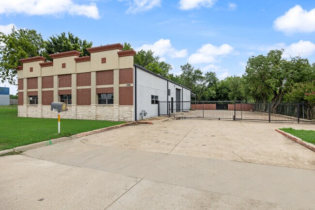 Plus de détails pour 1320 US-80 E, Mesquite, TX - Flex à vendre