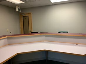 2748 Milton Way, Milton, WA à louer Photo intérieure- Image 2 de 5