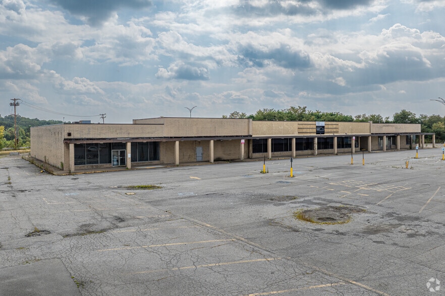 710 Beaver Valley Mall, Monaca, PA for lease - Primary Photo - Image 1 of 6