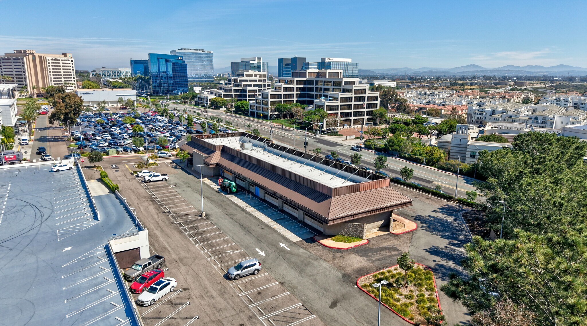 4575 La Jolla Village Dr, San Diego, CA à vendre Photo du bâtiment- Image 1 de 8